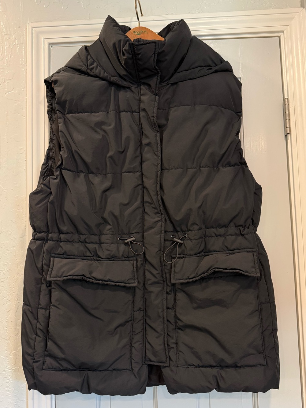 H&M hooded puffer vest Size L